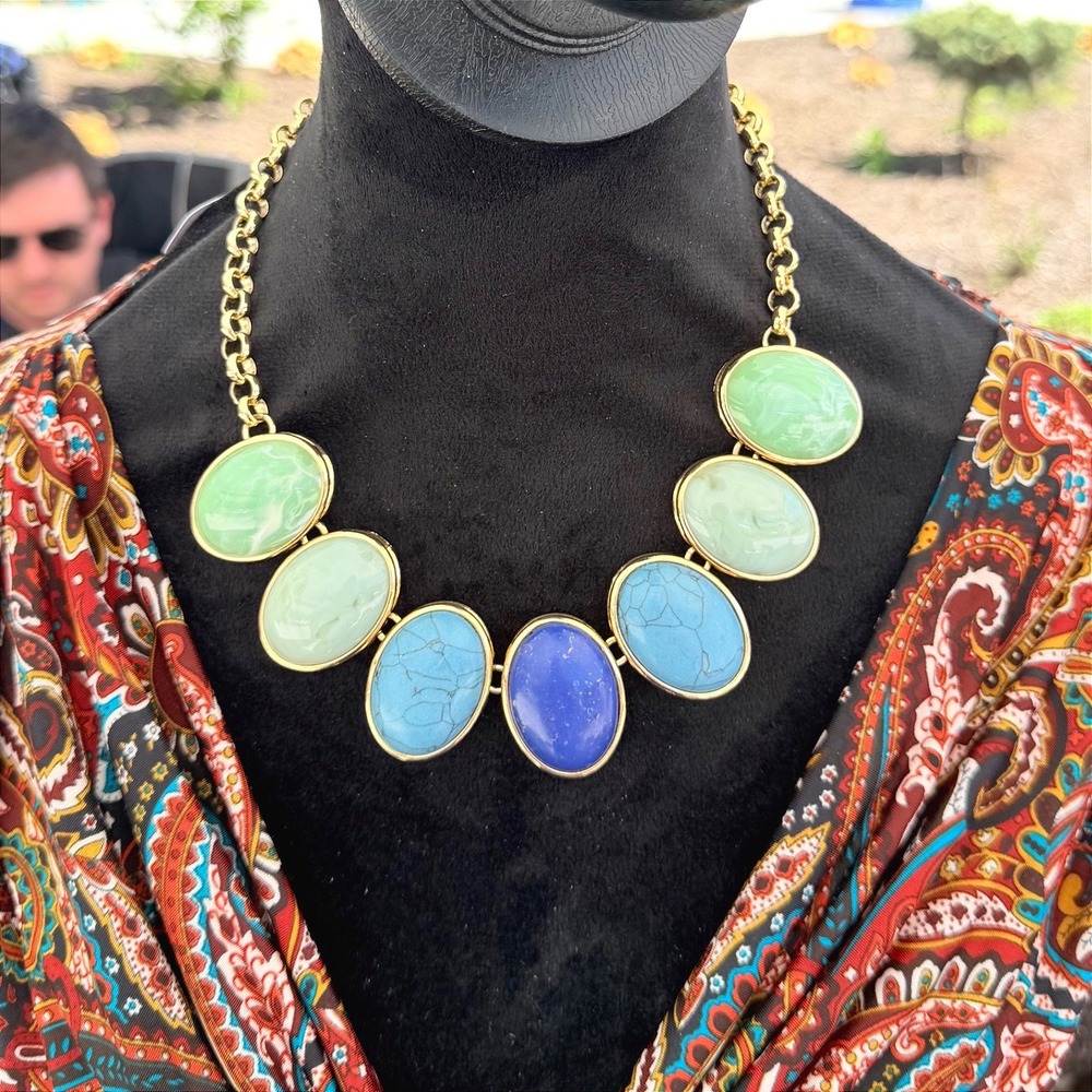 VTG Chunky Blue Green Stones Necklace Short Gold Chain Statement Jewelry